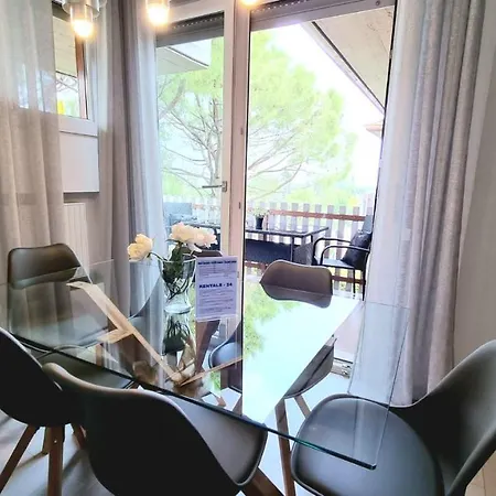 Lakeview דירה *